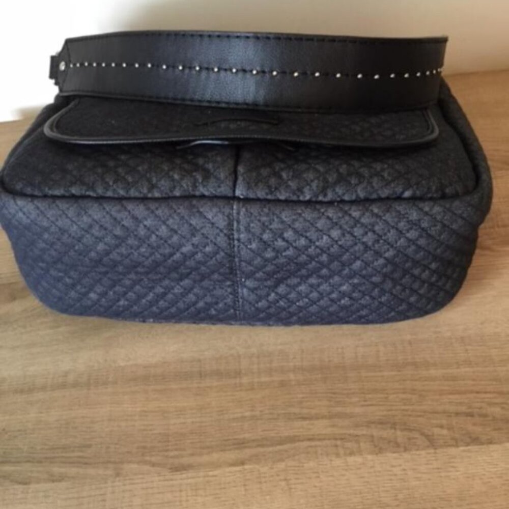 Vera Bradley Black Quilted Women's Bag - Picture 2 of 6